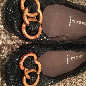 Jeffrey Campbell snakeskin black flats - Size 8